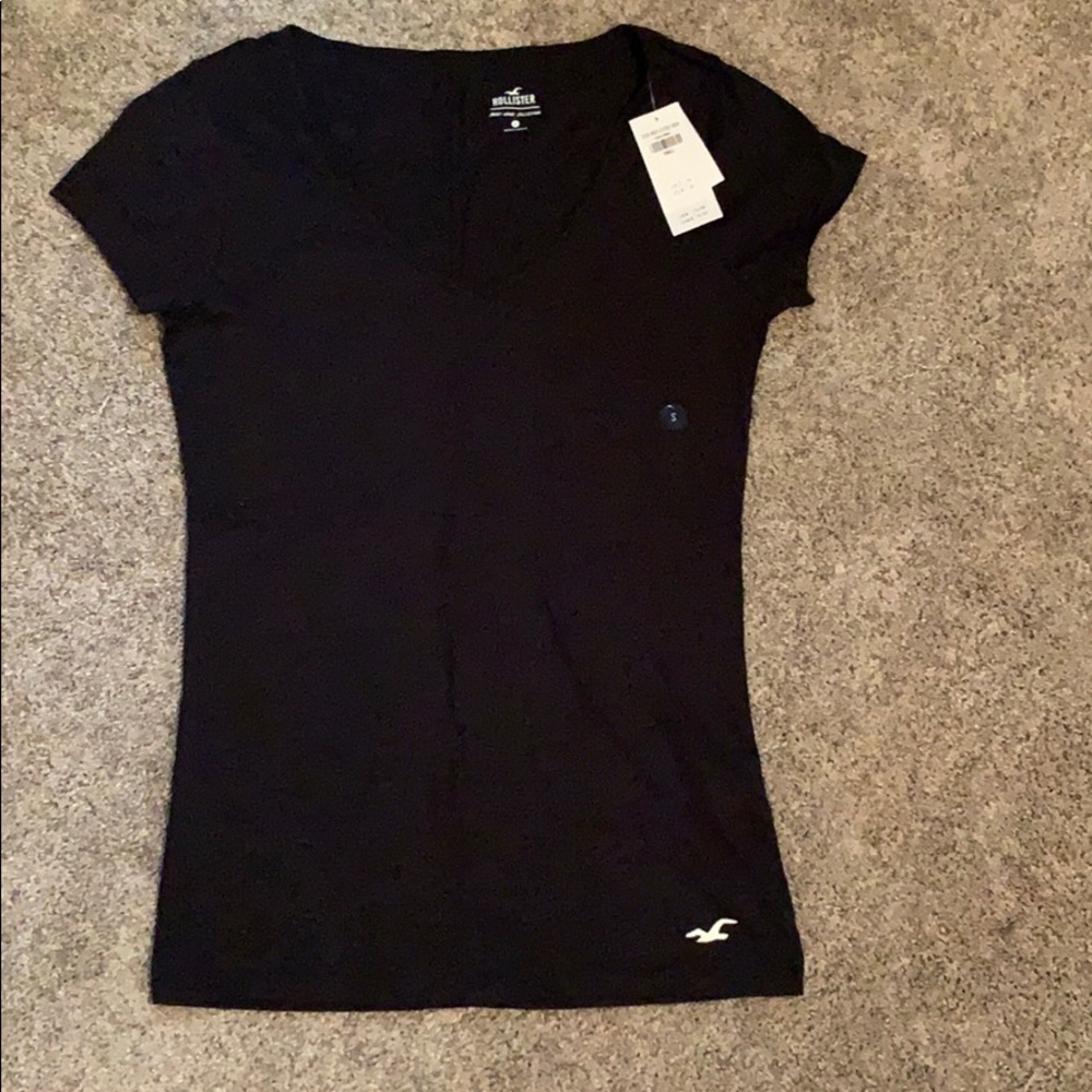 Hollister tee